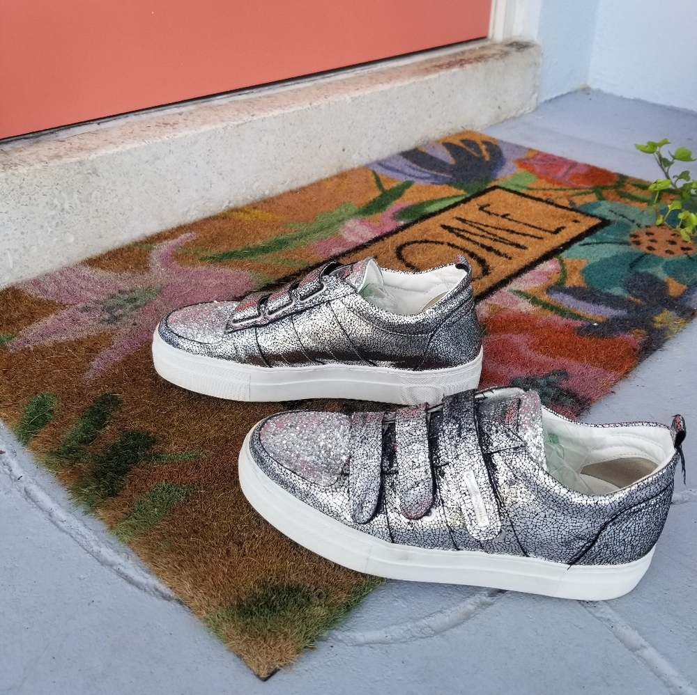 Alessandro Dell'Acqua Silver Sneakers, Size 8